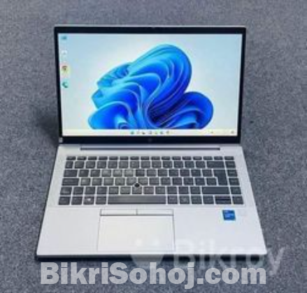 HP elitebook g8 raizen 7